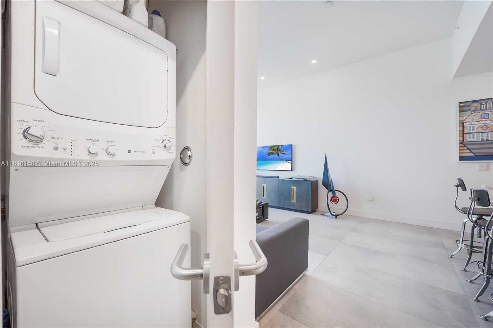 Small Image of 1100 SOUTH MIAMI AVE #PH, Miami Number 12