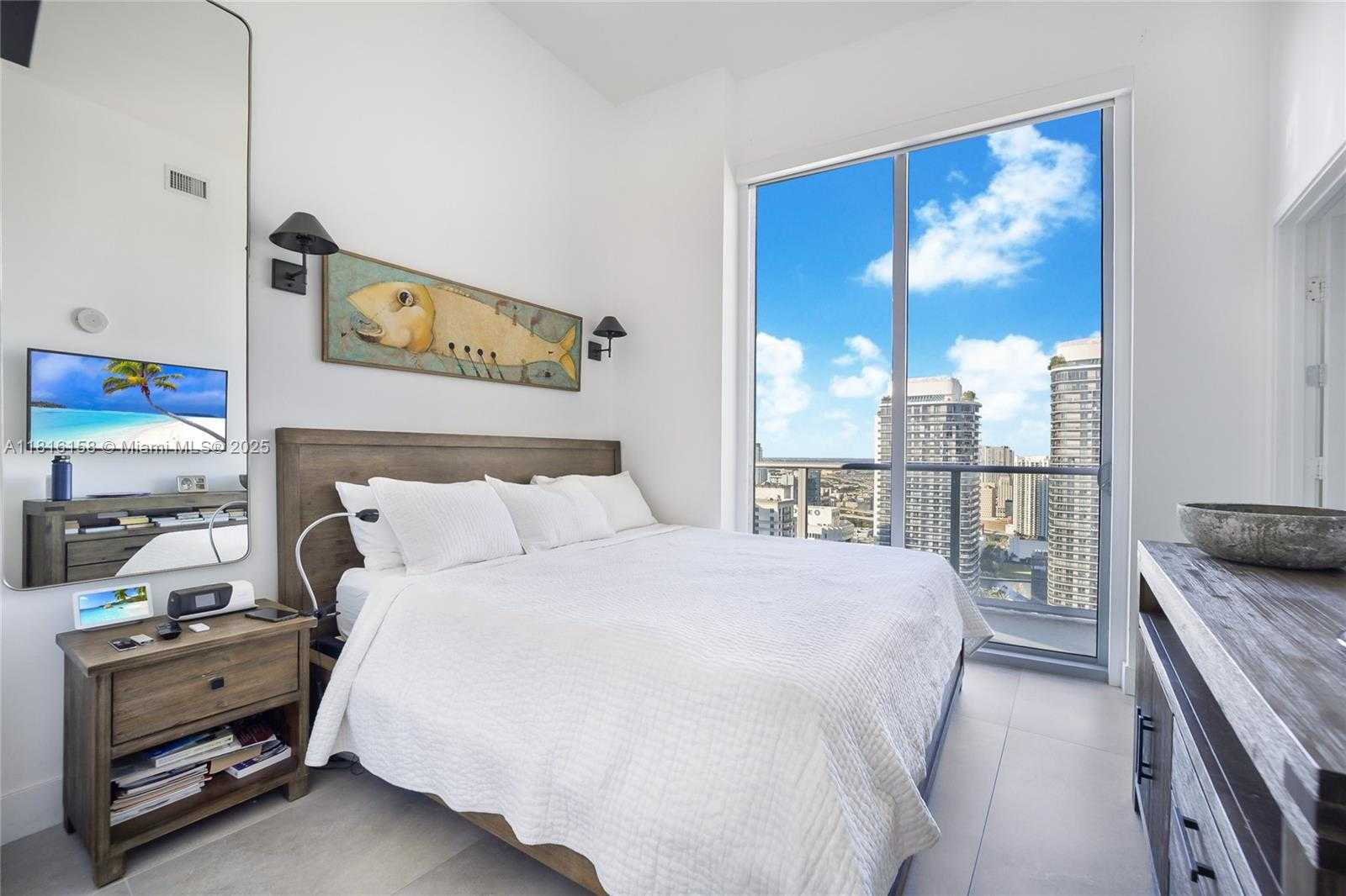 Small Image of 1100 SOUTH MIAMI AVE #PH, Miami Number 8
