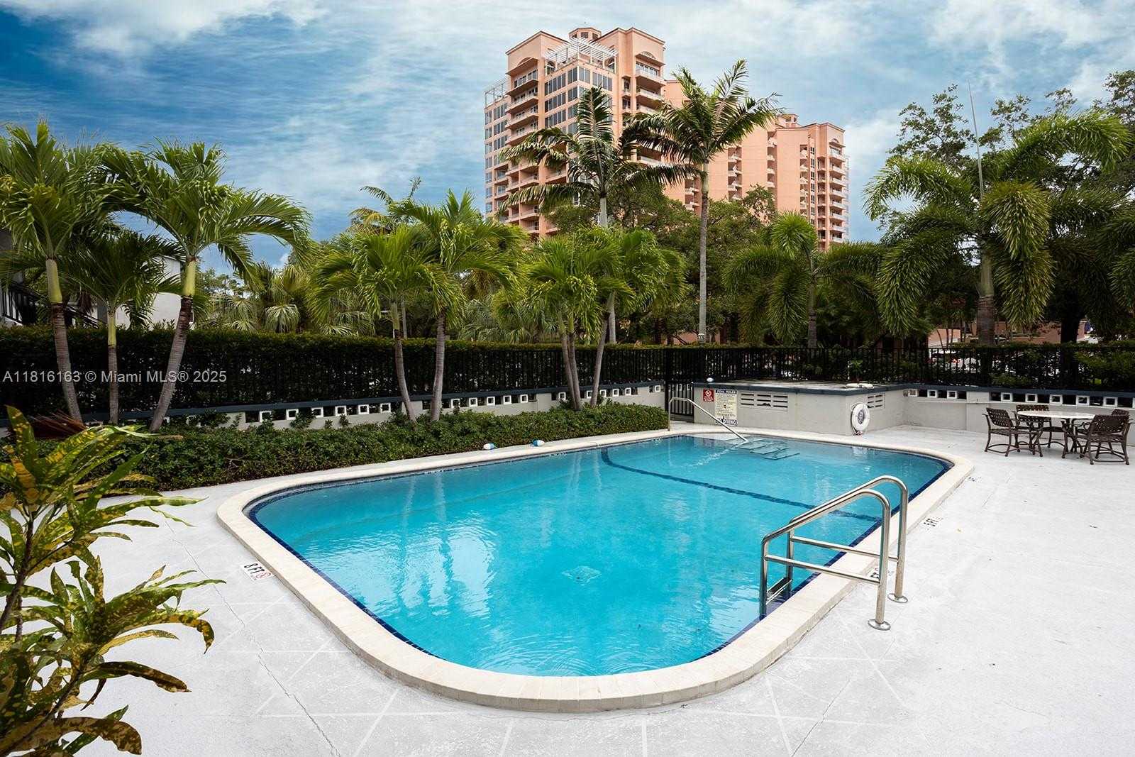 Small Image of 1 EDGEWATER DR #201, Coral Gables Number 18