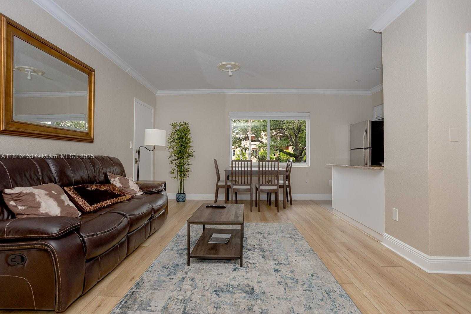 Small Image of 1 EDGEWATER DR #201, Coral Gables Number 3