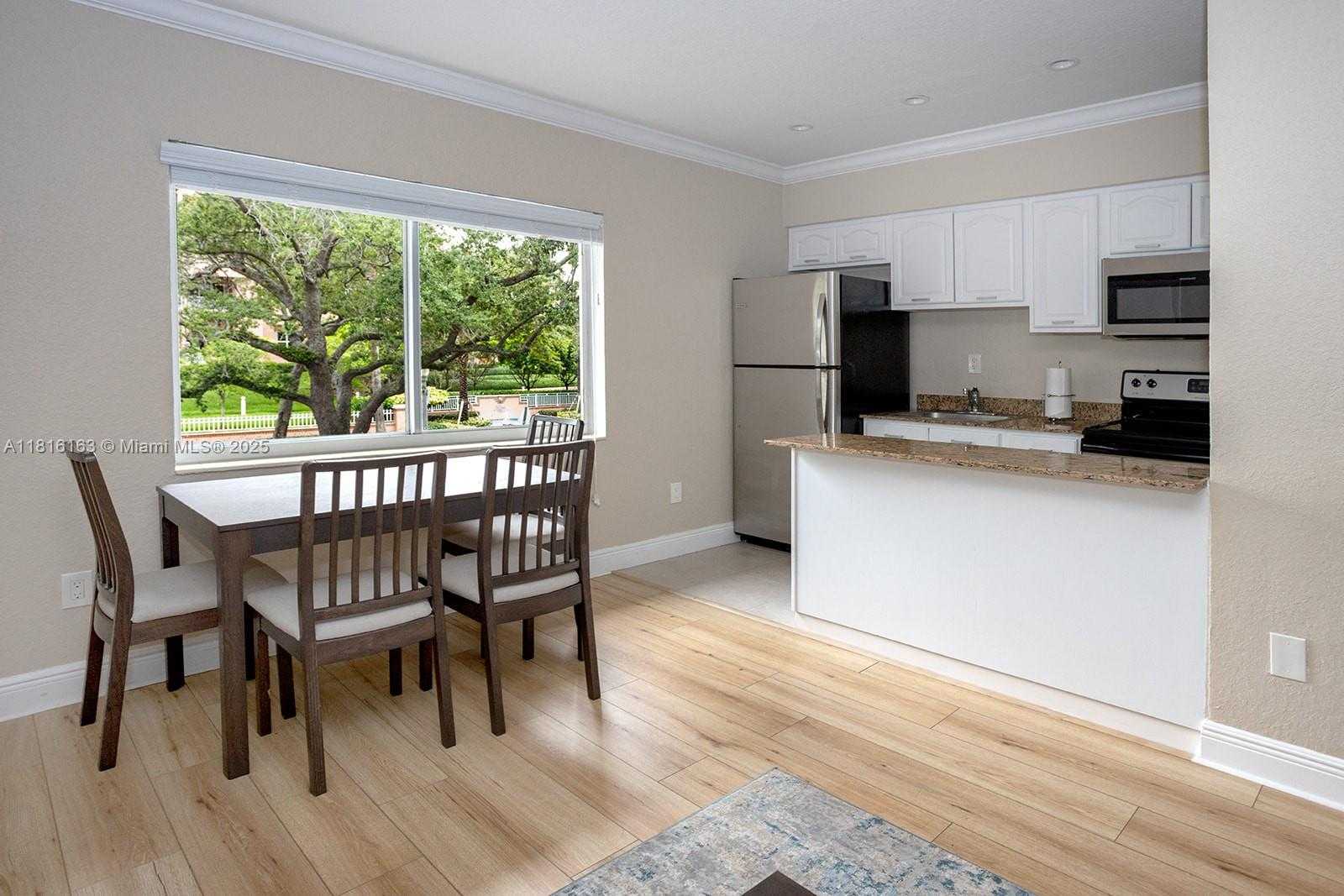 Small Image of 1 EDGEWATER DR #201, Coral Gables Number 5
