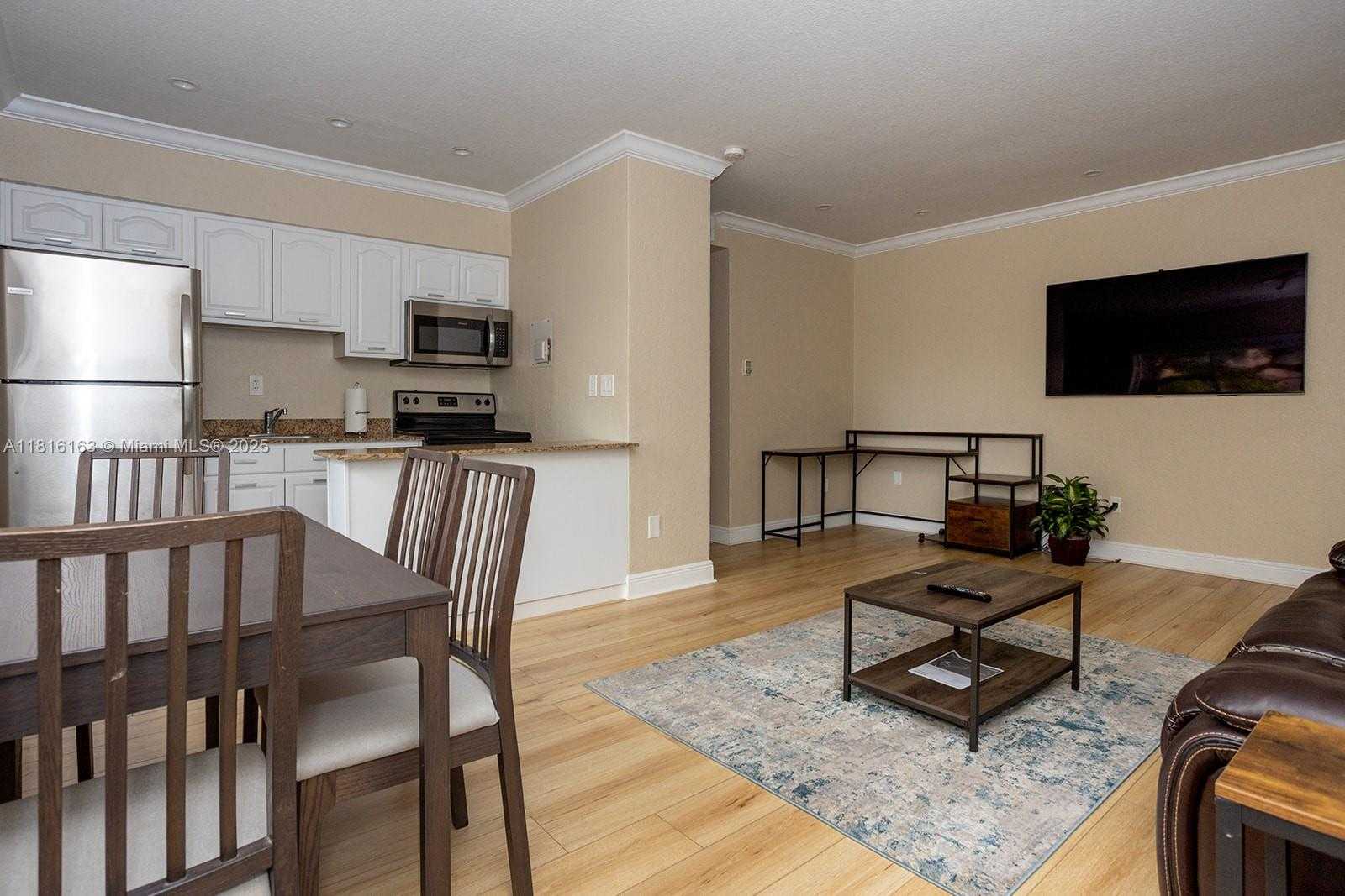 Small Image of 1 EDGEWATER DR #201, Coral Gables Number 6