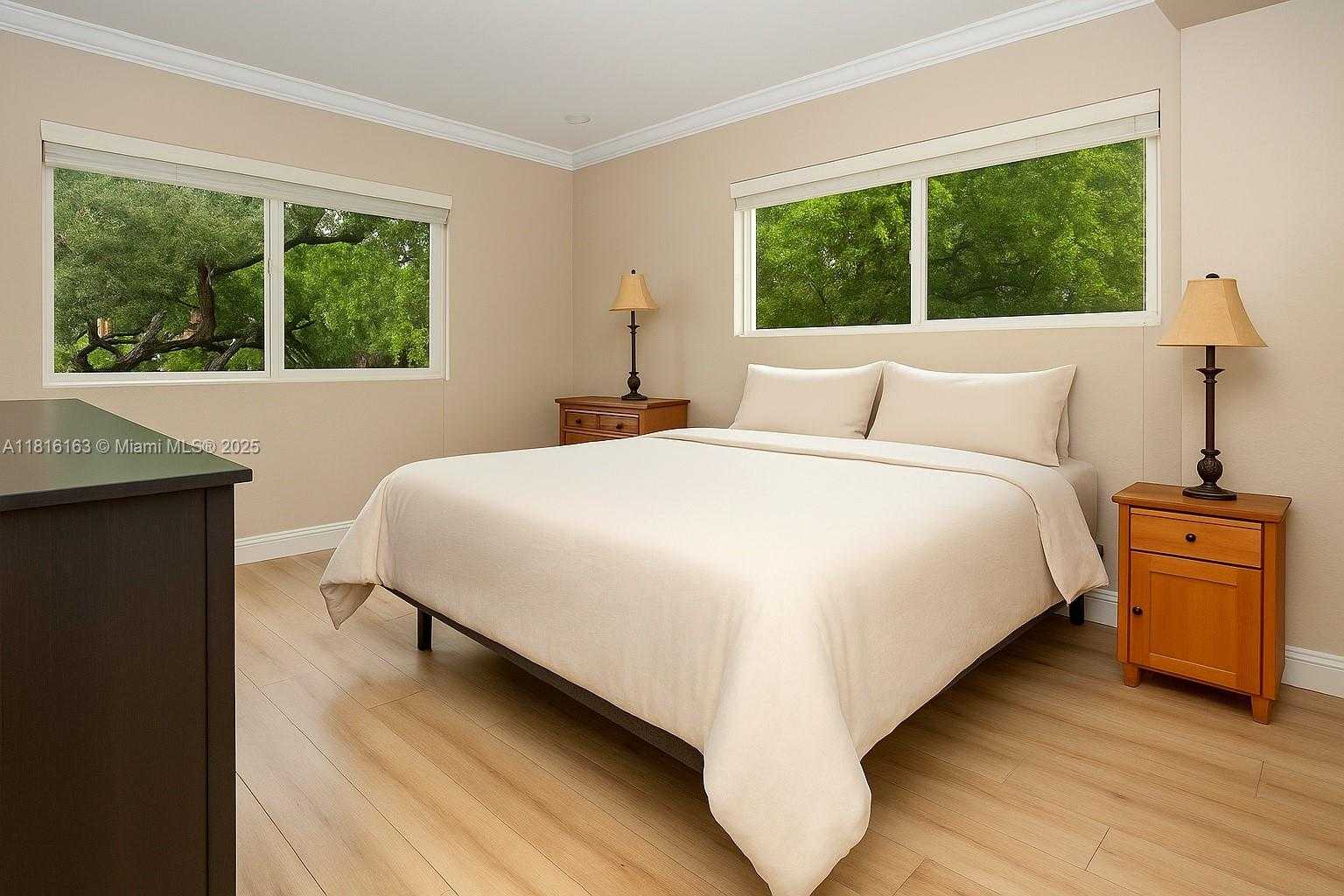 Small Image of 1 EDGEWATER DR #201, Coral Gables Number 8