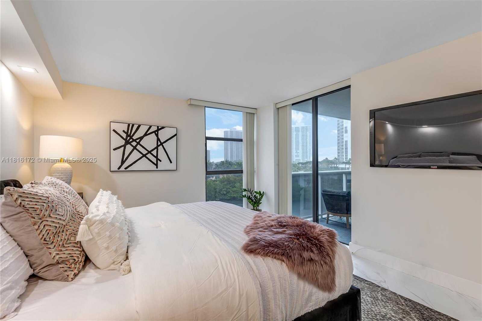 Small Image of 20505 EAST COUNTRY CLUB DR #532, Aventura Number 12