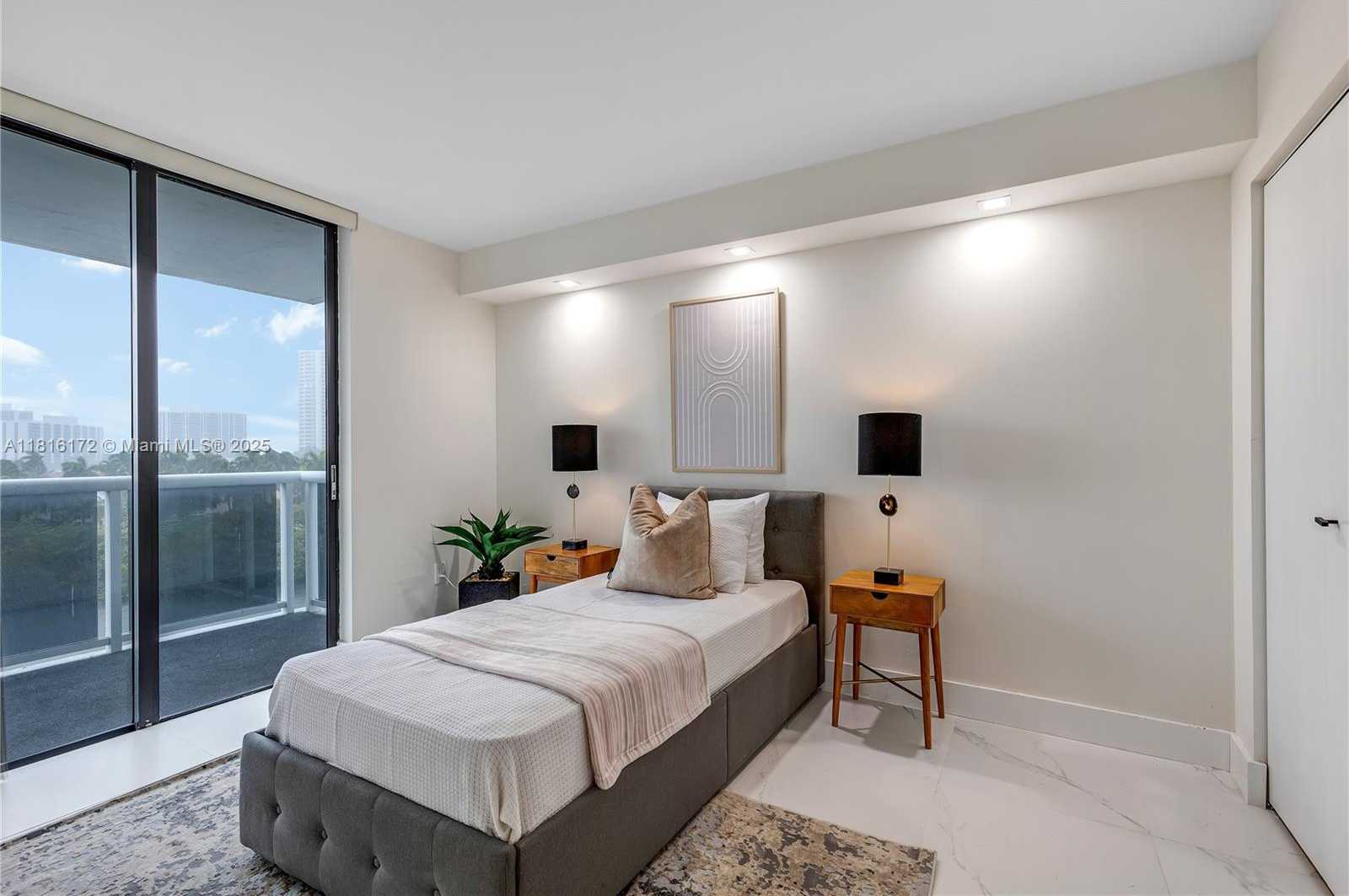 Small Image of 20505 EAST COUNTRY CLUB DR #532, Aventura Number 14
