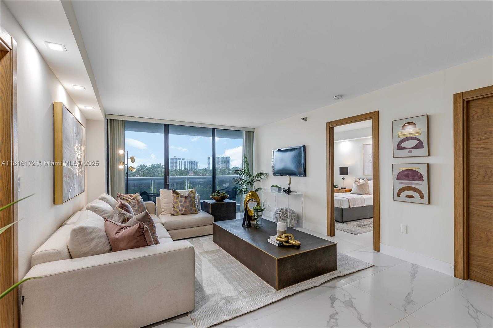 Small Image of 20505 EAST COUNTRY CLUB DR #532, Aventura Number 3