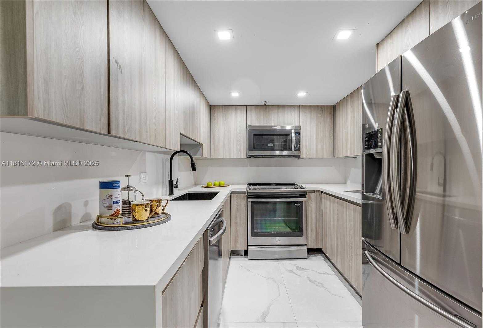 Small Image of 20505 EAST COUNTRY CLUB DR #532, Aventura Number 8