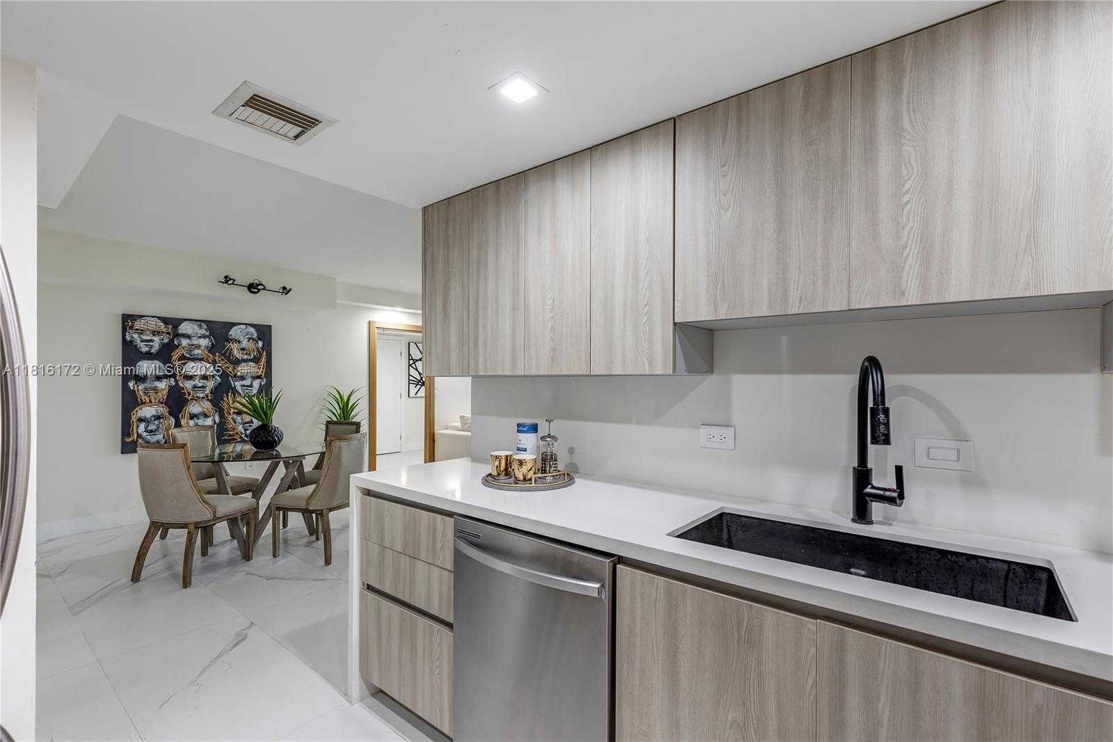 Small Image of 20505 EAST COUNTRY CLUB DR #532, Aventura Number 9
