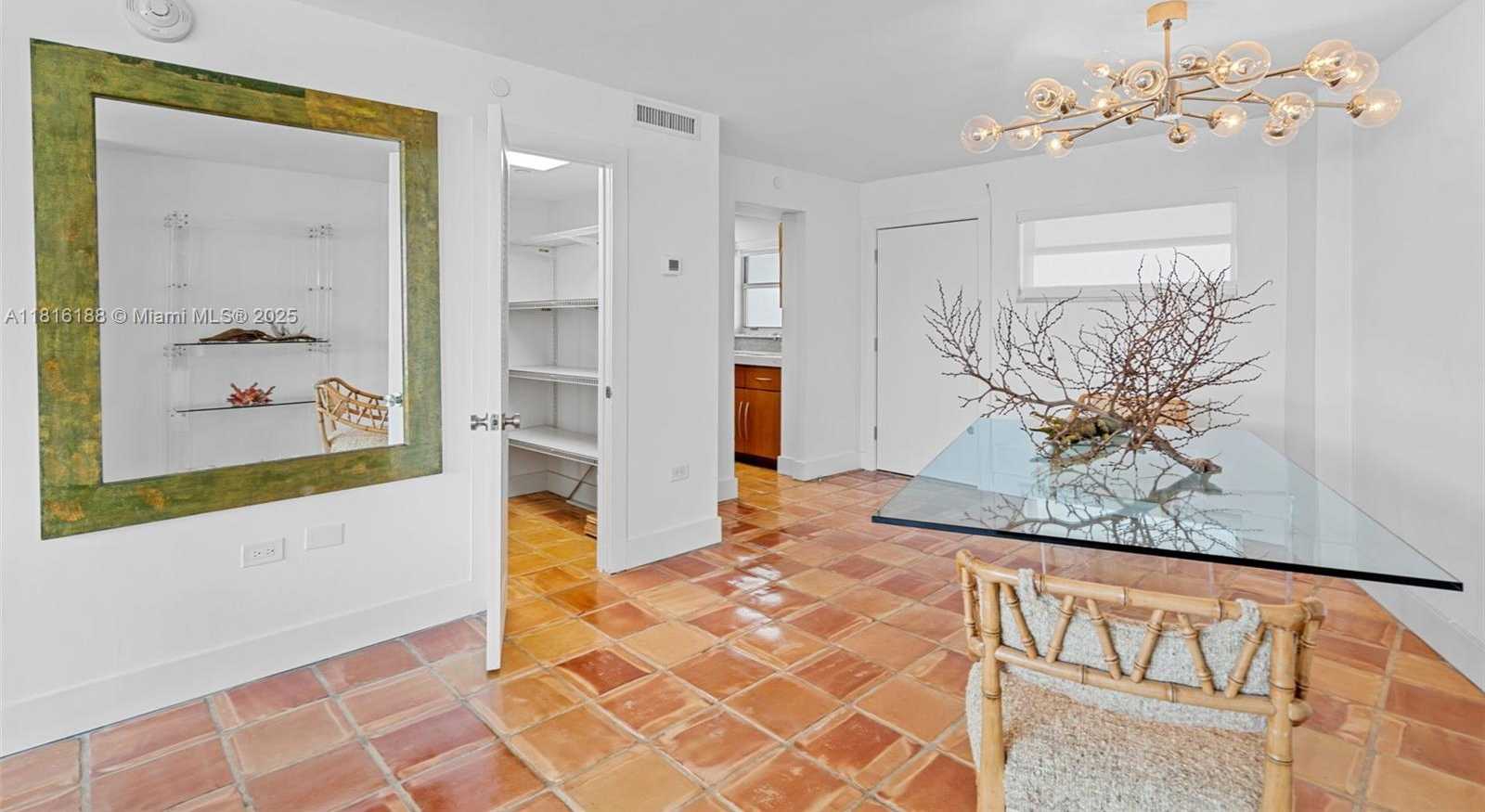 Small Image of 1881 WASHINGTON AVE #16E, Miami Beach Number 5