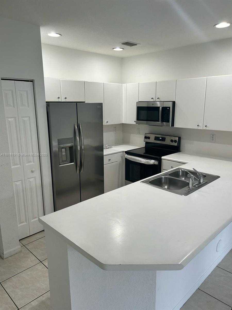 Small Image of 5737 NORTH WEST 114TH PATH #111, Doral Number 14