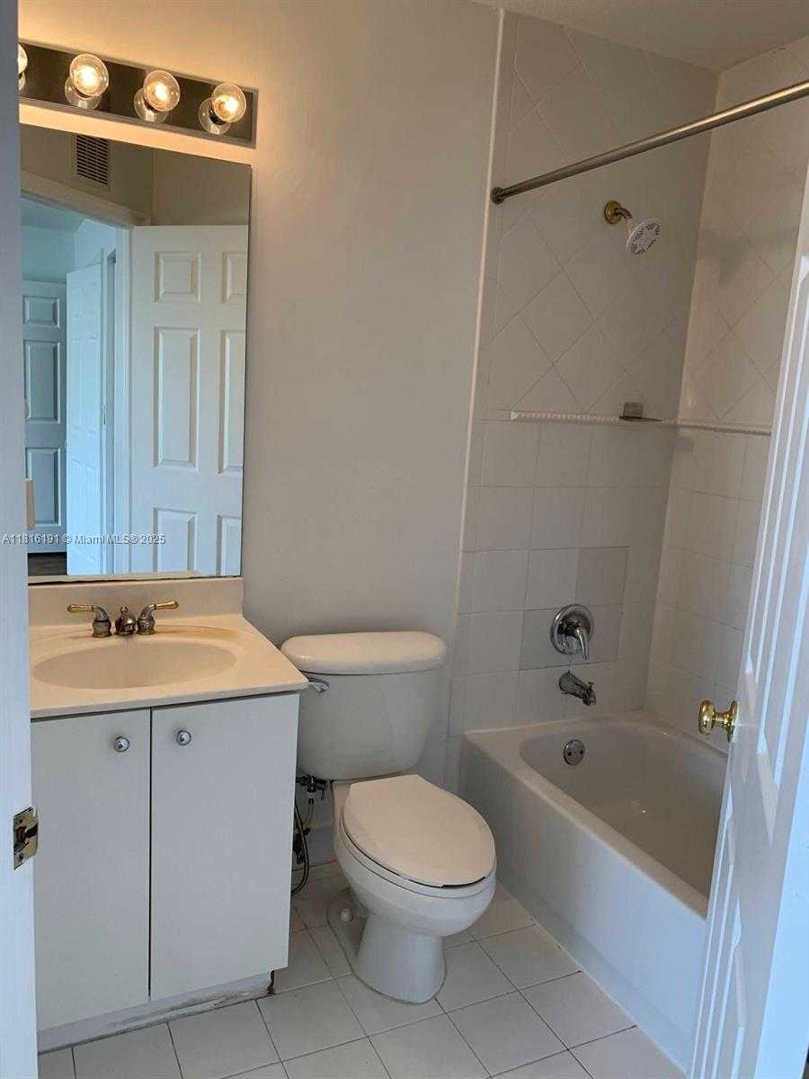 Small Image of 5737 NORTH WEST 114TH PATH #111, Doral Number 19