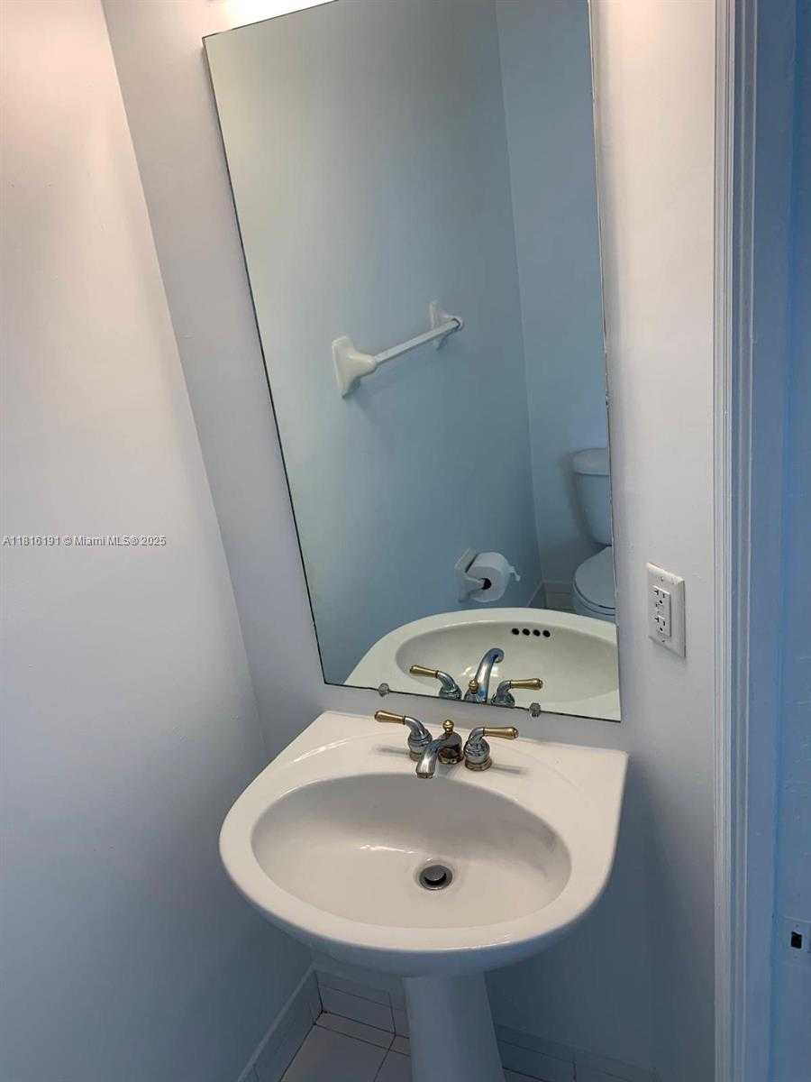 Small Image of 5737 NORTH WEST 114TH PATH #111, Doral Number 20
