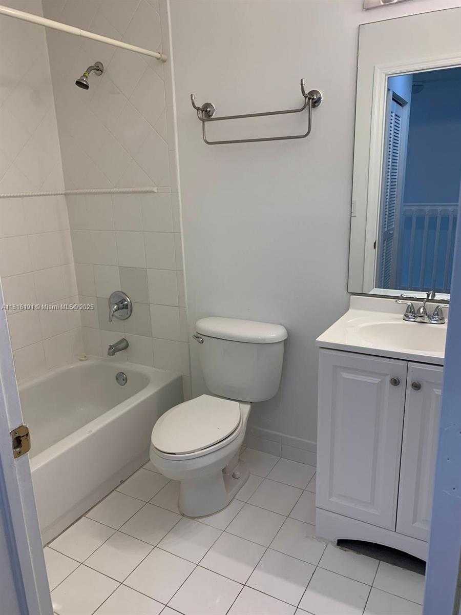 Small Image of 5737 NORTH WEST 114TH PATH #111, Doral Number 22
