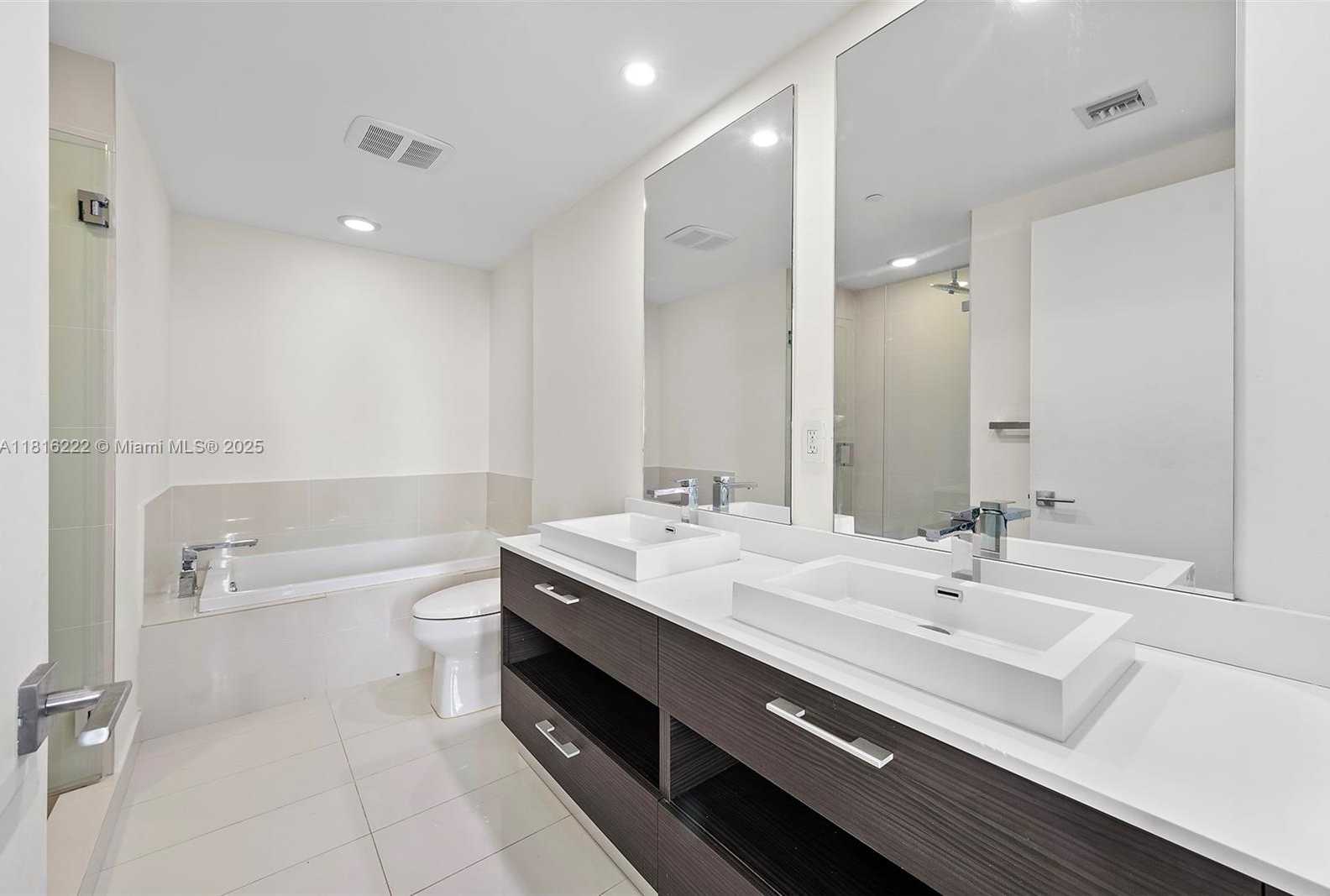 Small Image of 45 SOUTH WEST 9TH ST #4006, Miami Number 10