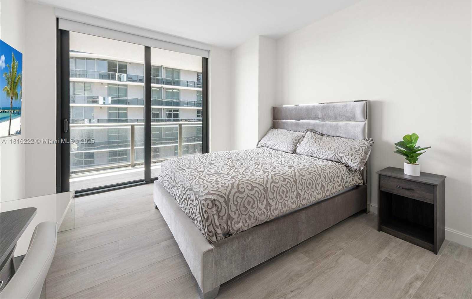 Small Image of 45 SOUTH WEST 9TH ST #4006, Miami Number 13
