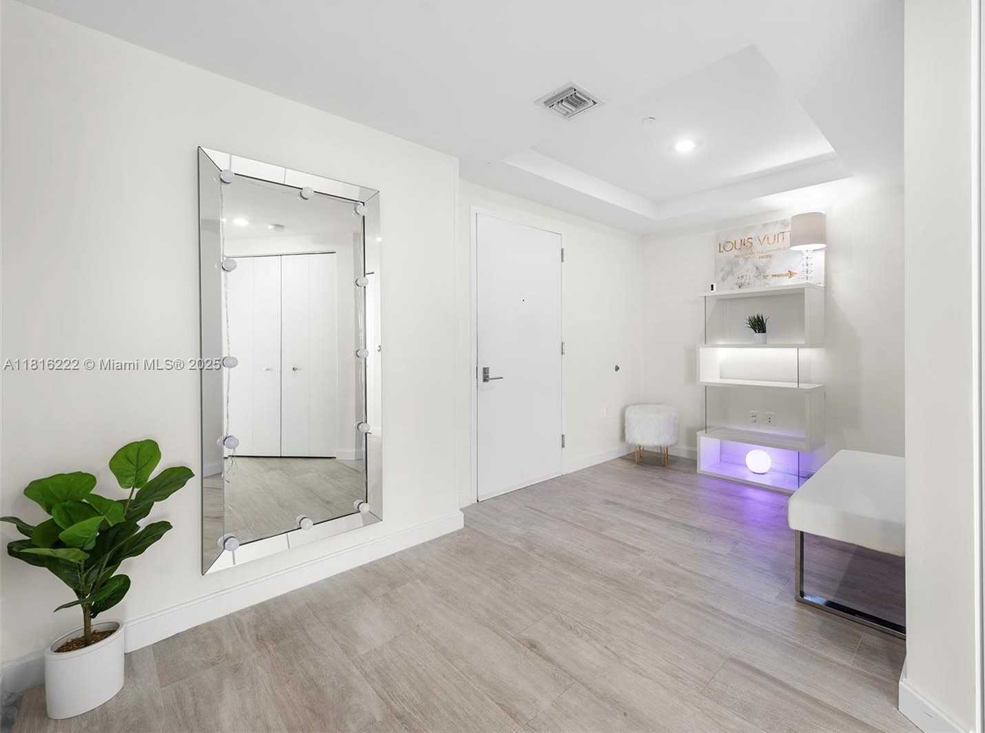 Small Image of 45 SOUTH WEST 9TH ST #4006, Miami Number 17