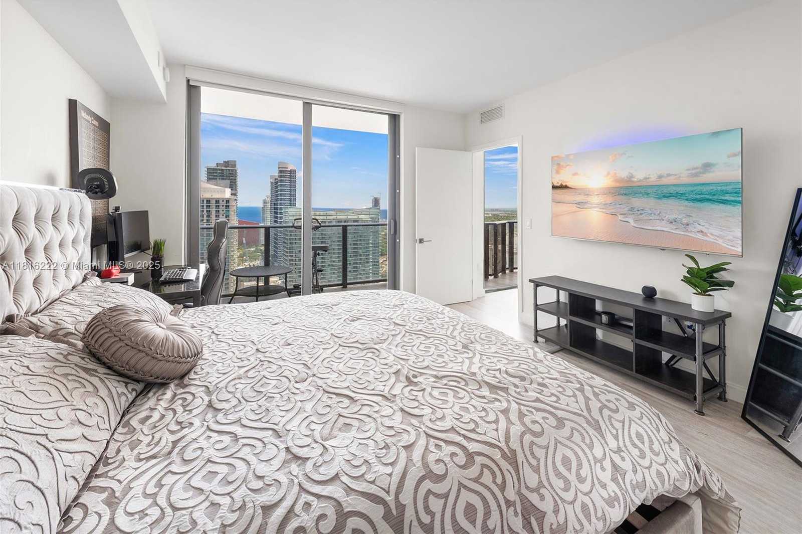 Small Image of 45 SOUTH WEST 9TH ST #4006, Miami Number 8