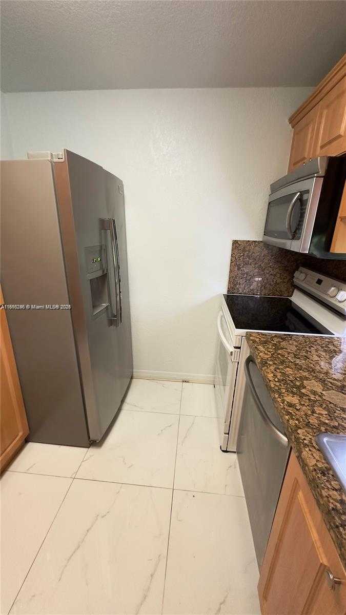 Small Image of 17021 NORTH BAY RD #111, Sunny Isles Beach Number 10
