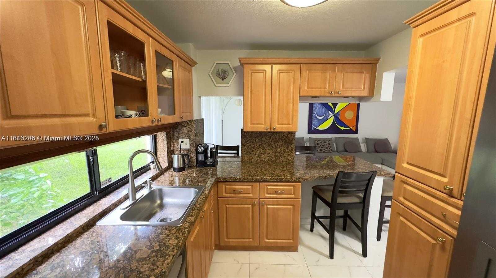 Small Image of 17021 NORTH BAY RD #111, Sunny Isles Beach Number 8