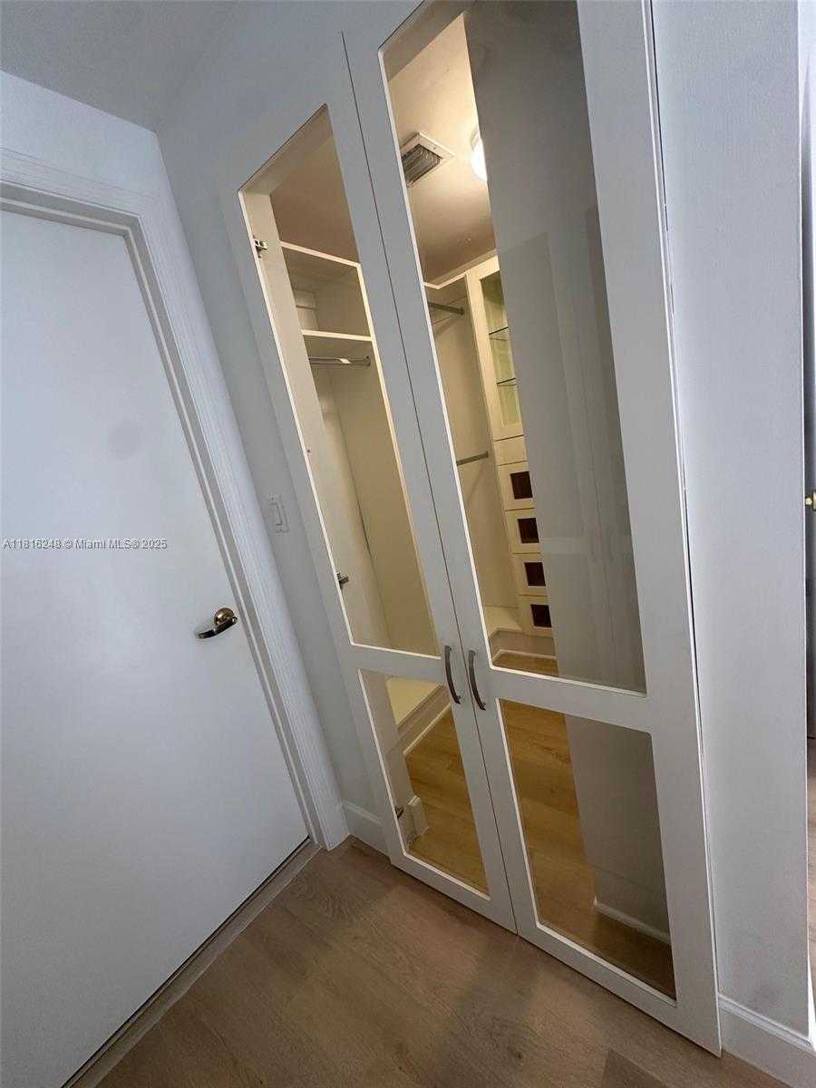 Small Image of Coral Gables Number 11