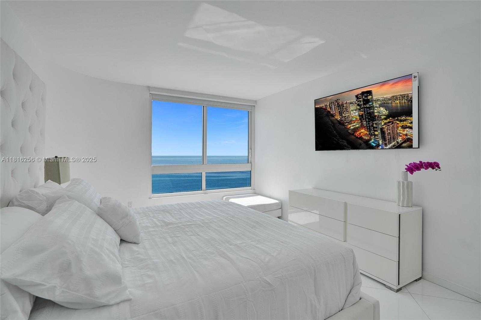 Small Image of 6365 COLLINS AVE #2403, Miami Beach Number 11