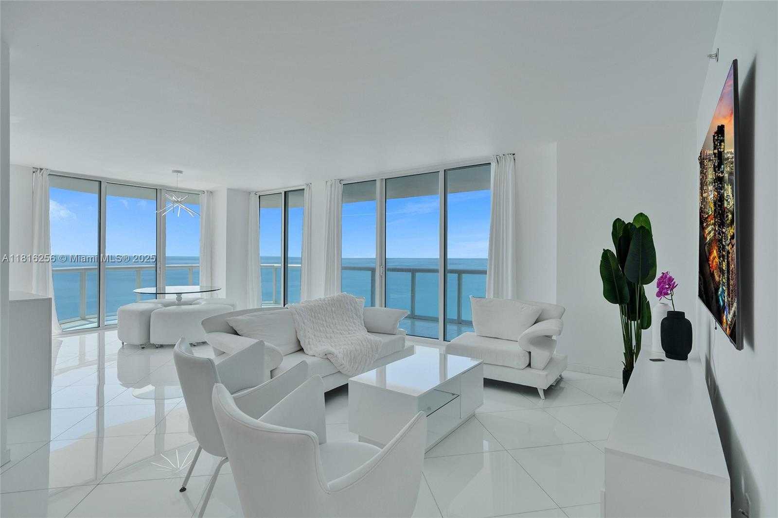Small Image of 6365 COLLINS AVE #2403, Miami Beach Number 3