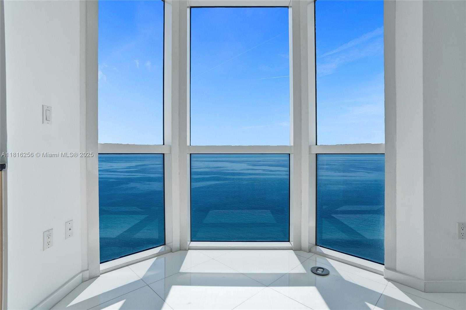 Small Image of 6365 COLLINS AVE #2403, Miami Beach Number 4