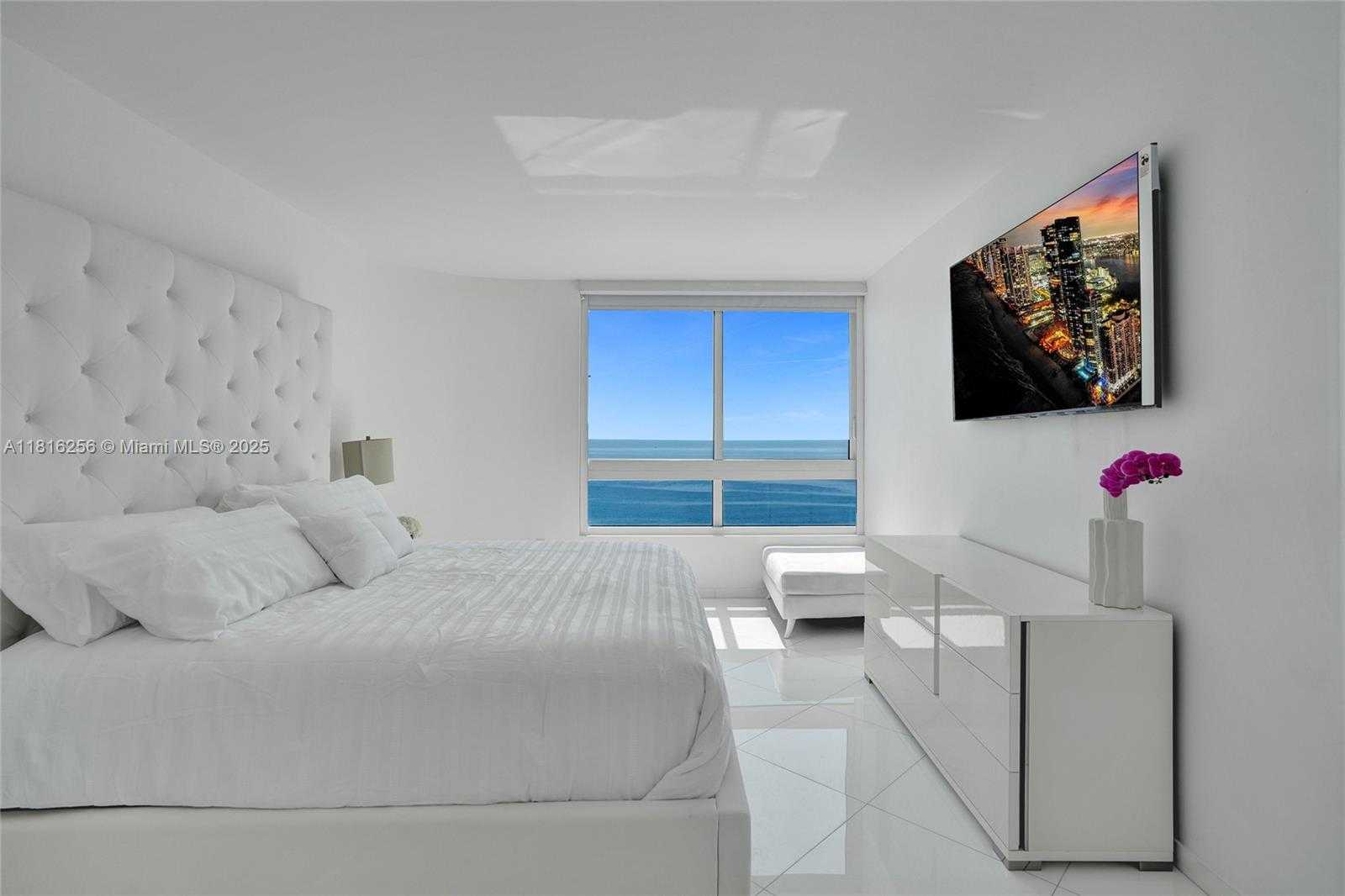 Small Image of 6365 COLLINS AVE #2403, Miami Beach Number 9