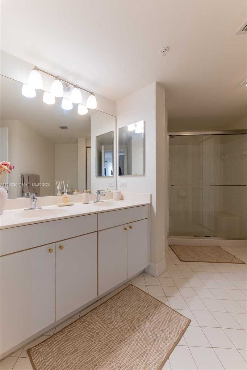 Small Image of 17100 NORTH BAY RD #PH1912, Sunny Isles Beach Number 20