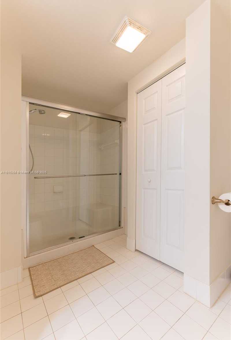 Small Image of 17100 NORTH BAY RD #PH1912, Sunny Isles Beach Number 21