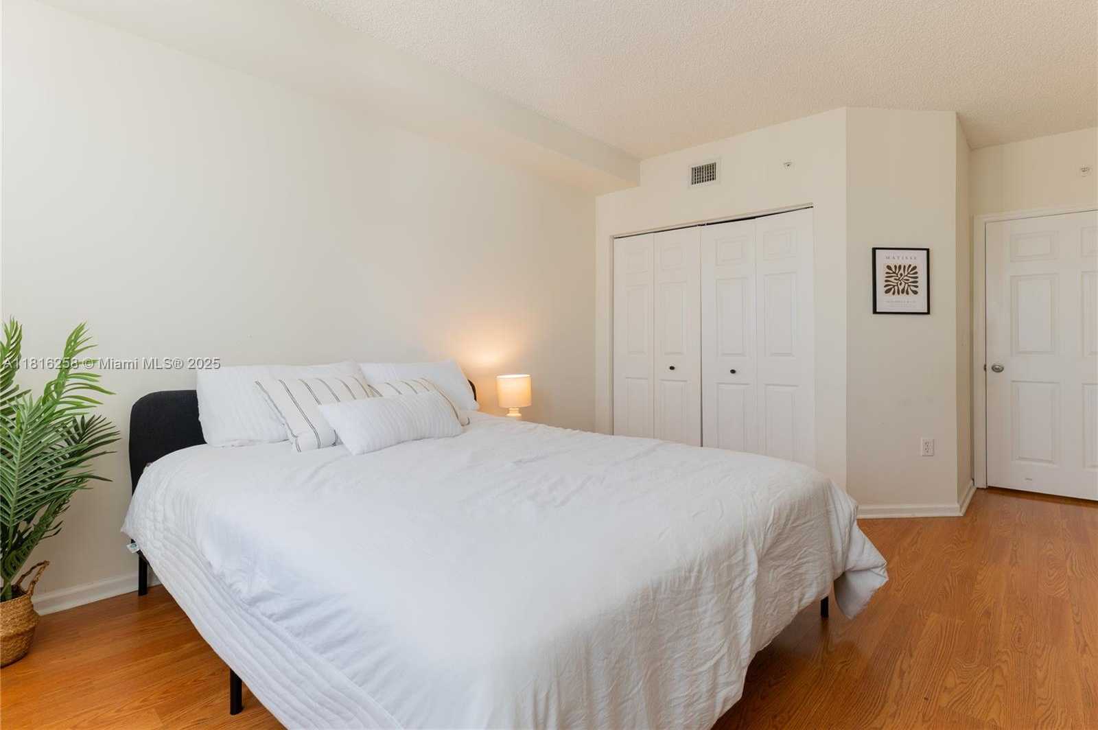 Small Image of 17100 NORTH BAY RD #PH1912, Sunny Isles Beach Number 26