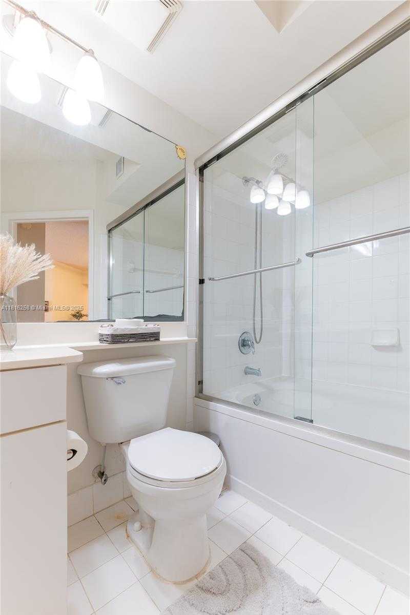 Small Image of 17100 NORTH BAY RD #PH1912, Sunny Isles Beach Number 30