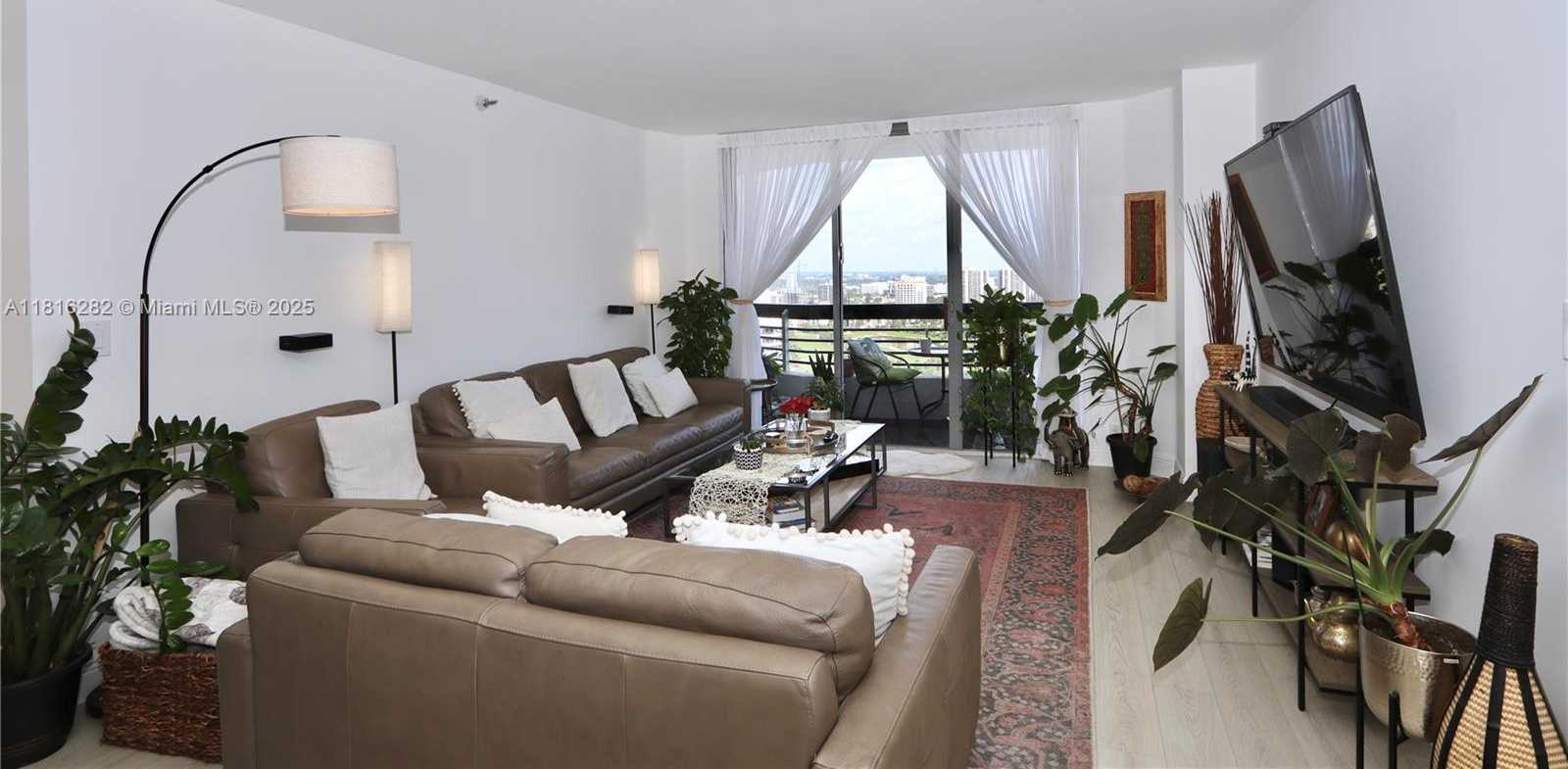 Small Image of 3530 MYSTIC POINTE DR #3008, Aventura Number 2