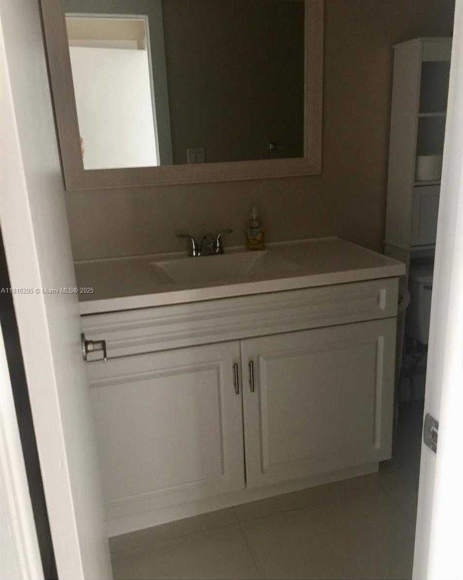Small Image of 19380 COLLINS AVE #510, Sunny Isles Beach Number 4