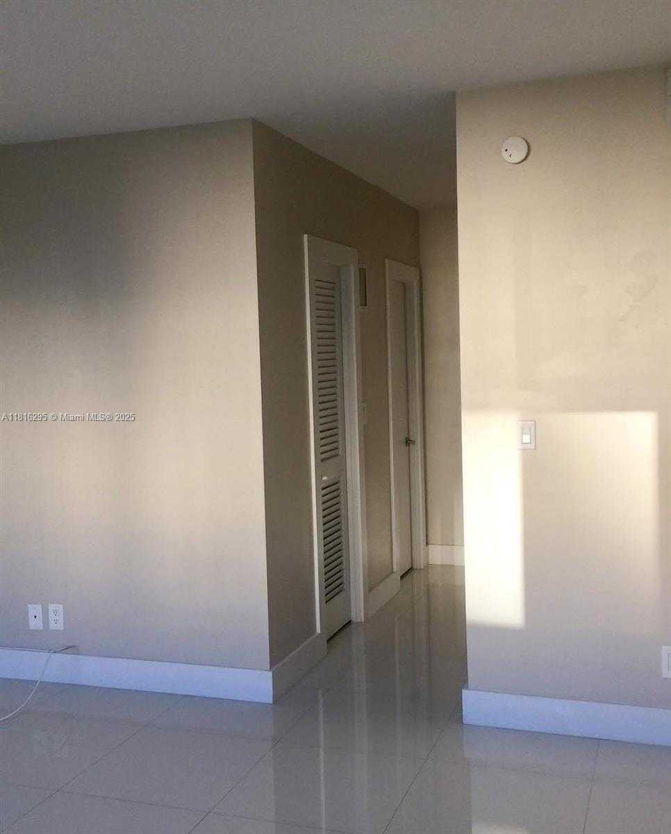 Small Image of 19380 COLLINS AVE #510, Sunny Isles Beach Number 6