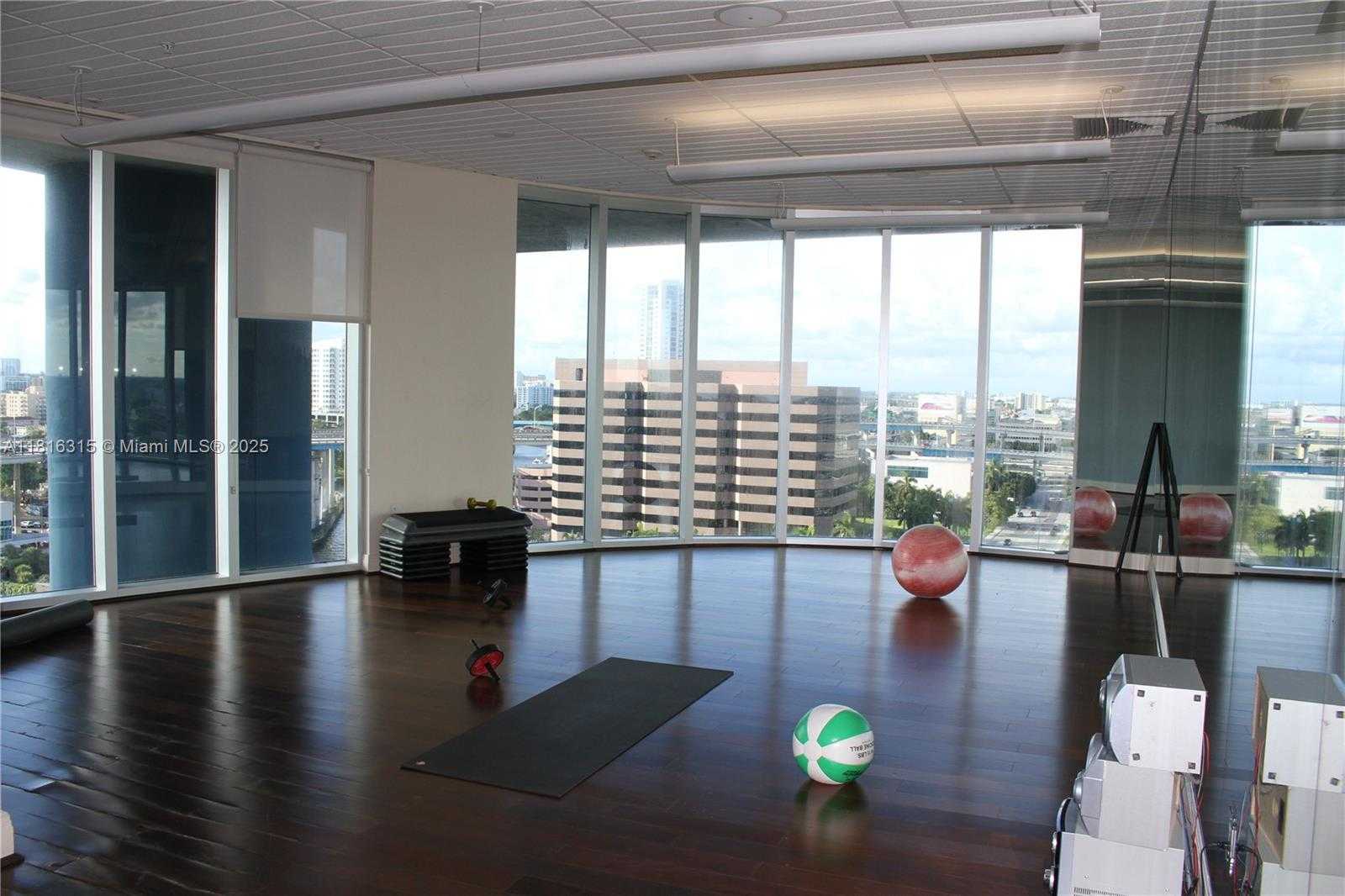 Small Image of 185 SOUTH WEST 7TH ST #3606, Miami Number 23