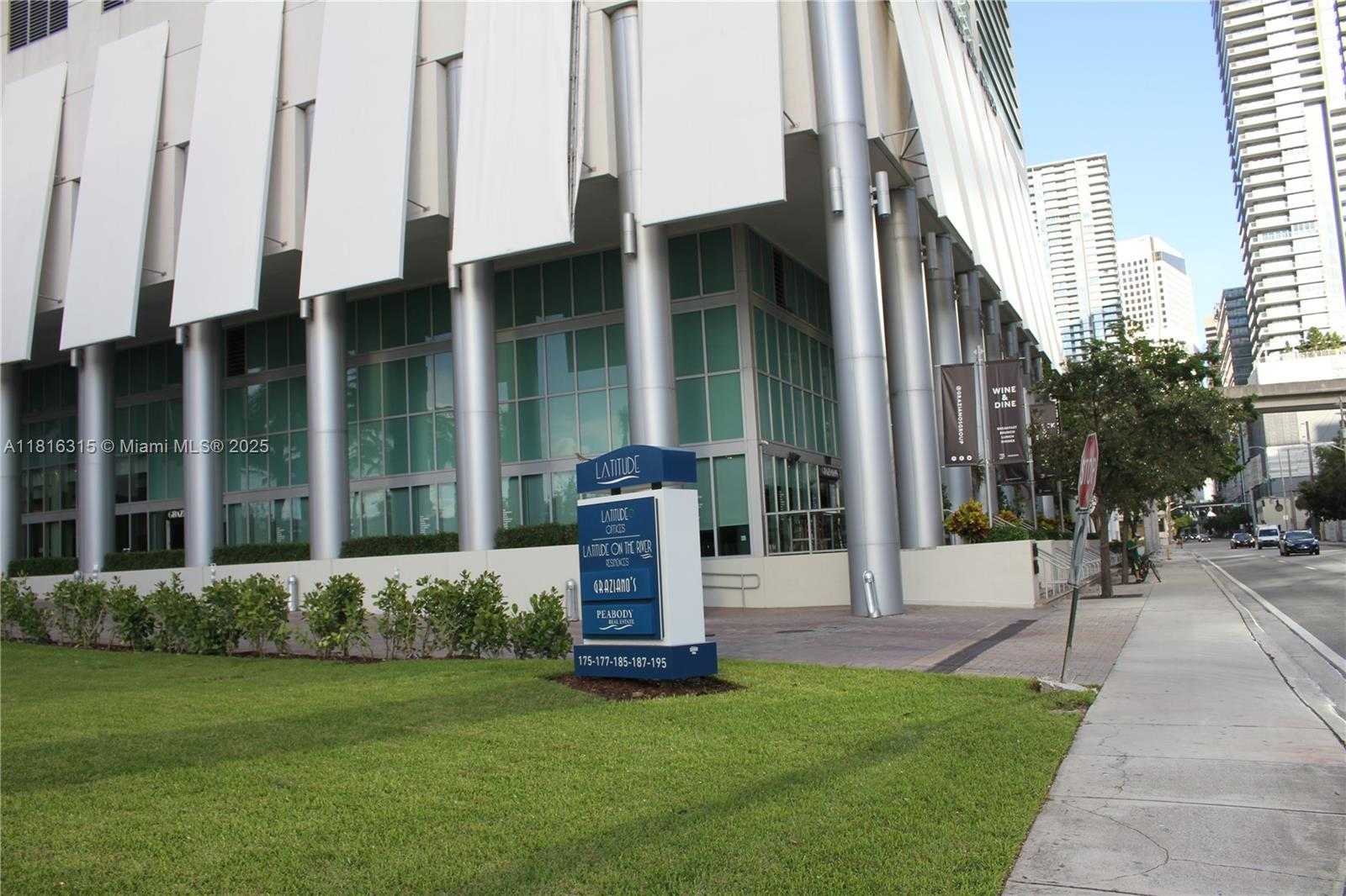 Small Image of 185 SOUTH WEST 7TH ST #3606, Miami Number 28