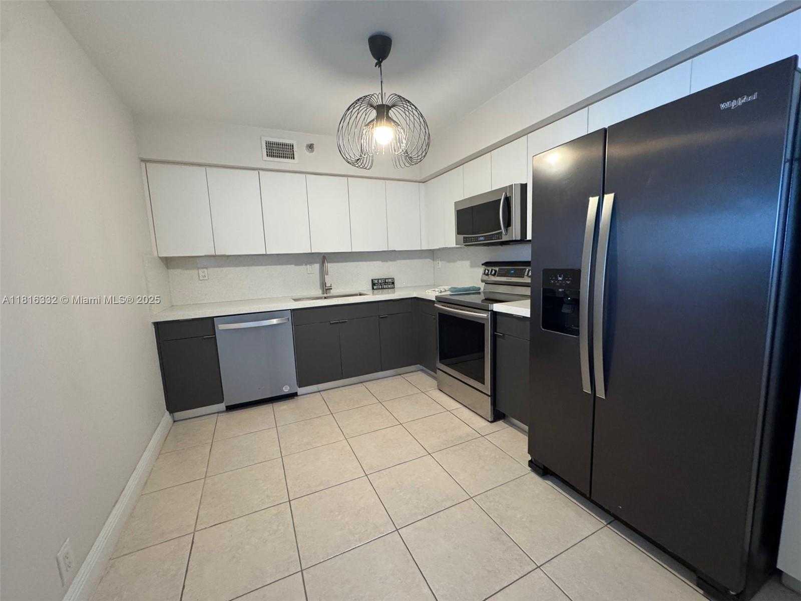 Small Image of 3530 MYSTIC POINTE DR #1907, Aventura Number 5