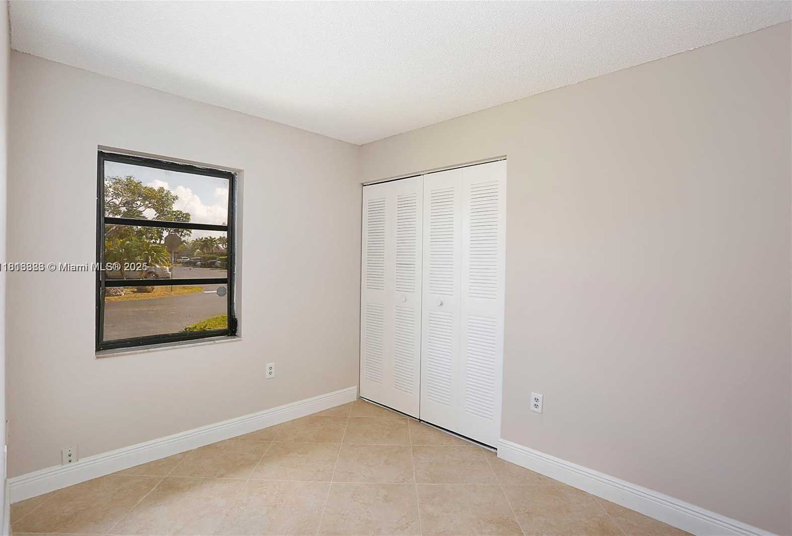 Small Image of 4902 SOUTH WEST 138TH AVE, Miami Number 11