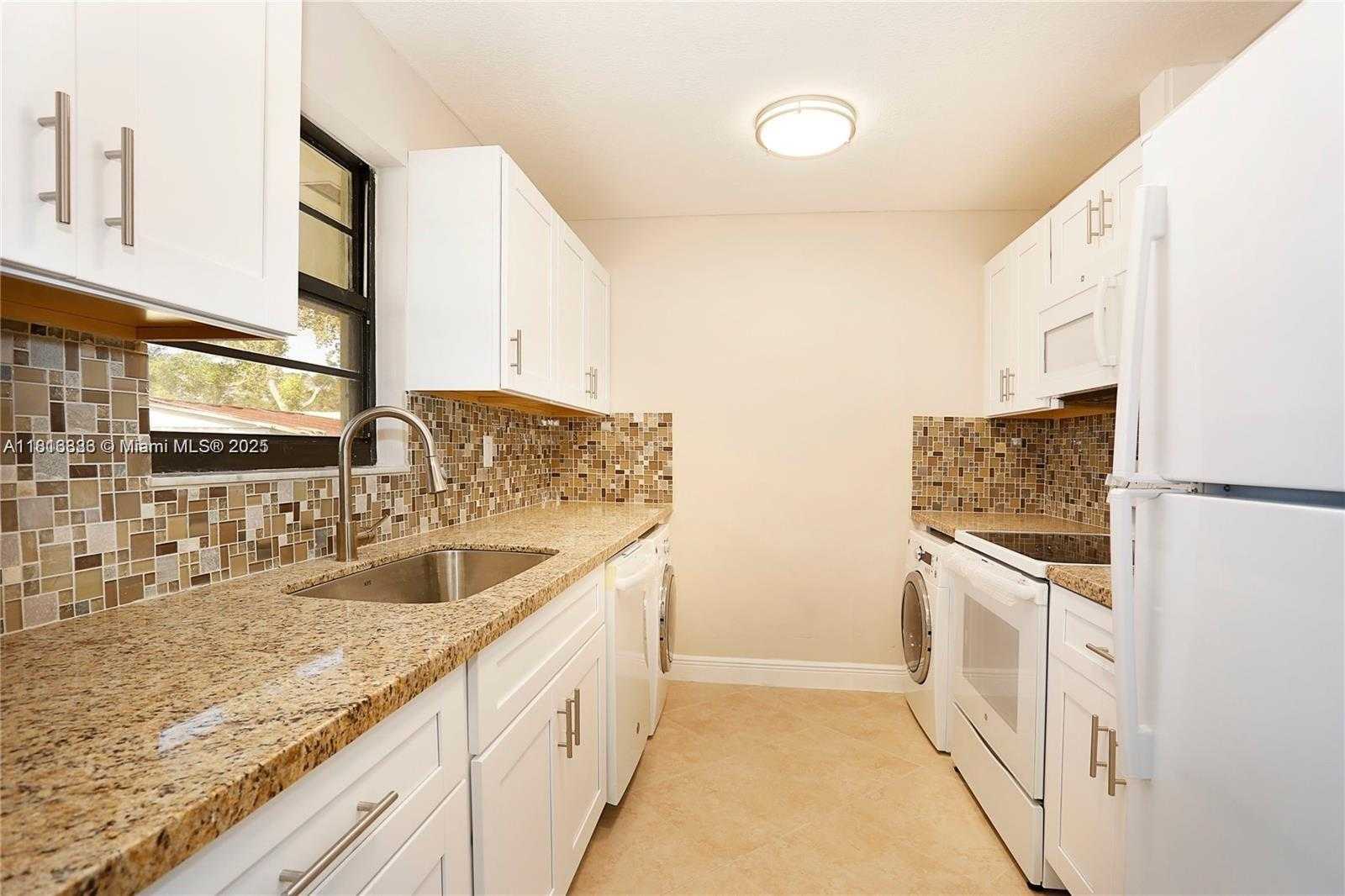 Small Image of 4902 SOUTH WEST 138TH AVE, Miami Number 5