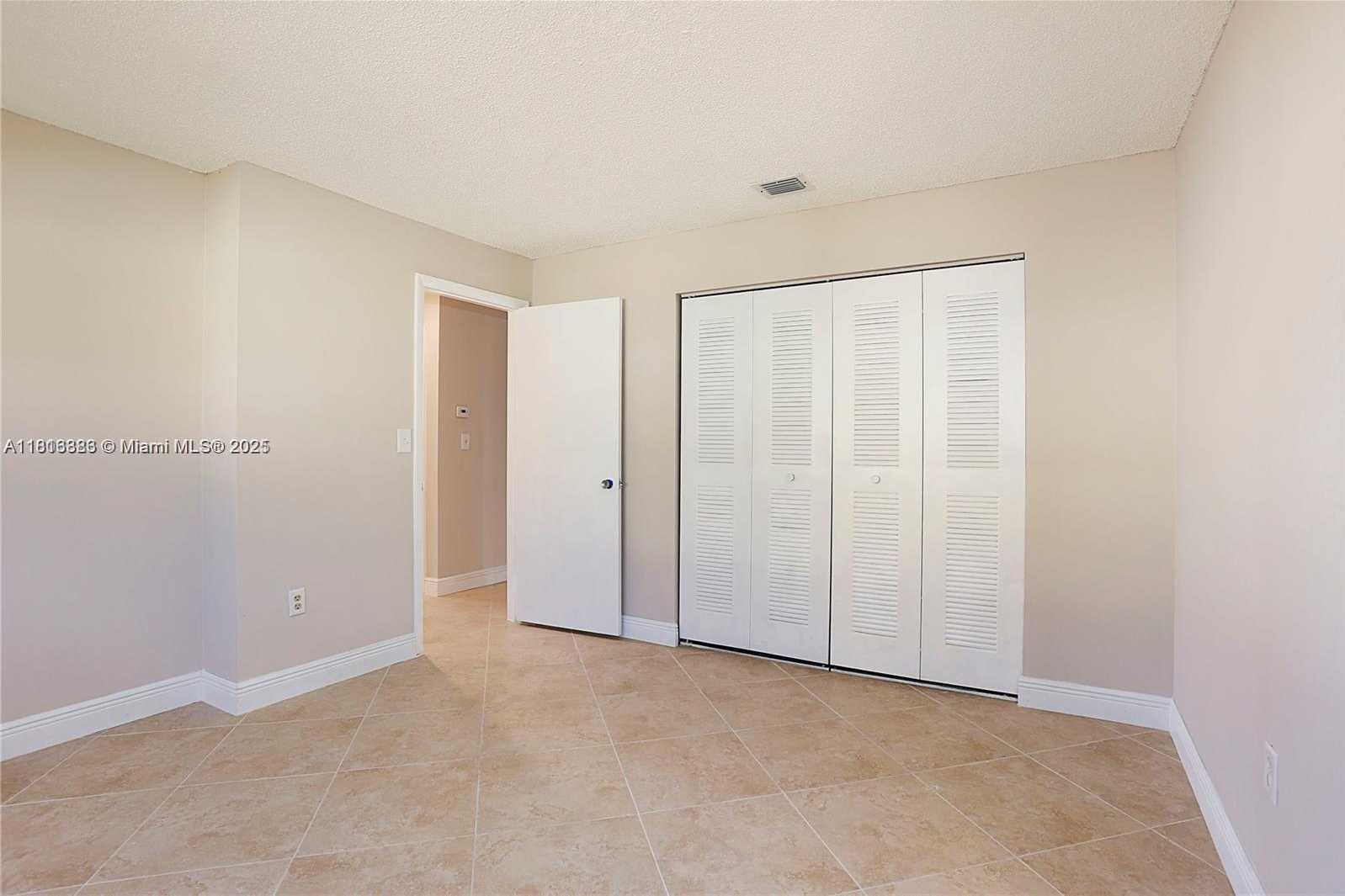 Small Image of 4902 SOUTH WEST 138TH AVE, Miami Number 7