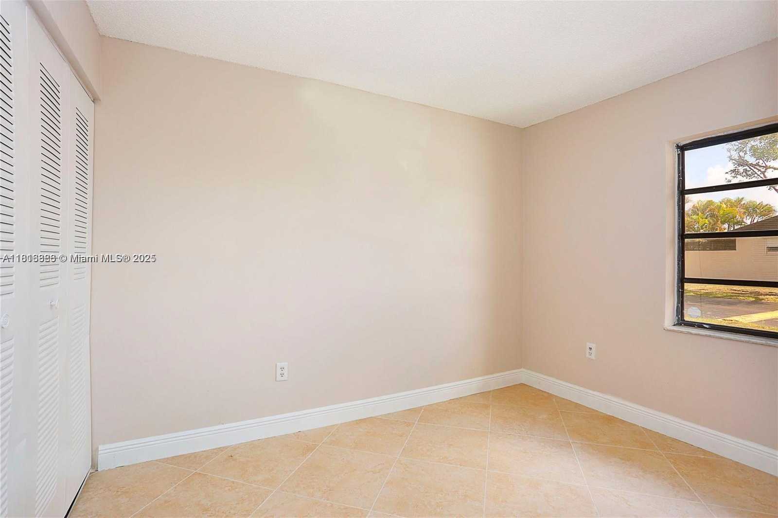Small Image of 4902 SOUTH WEST 138TH AVE, Miami Number 9
