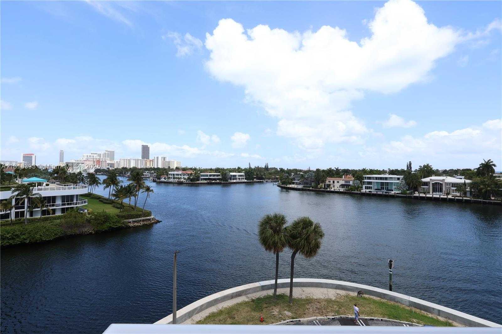 Small Image of 20515 EAST COUNTRY CLUB DR #543, Aventura Number 15