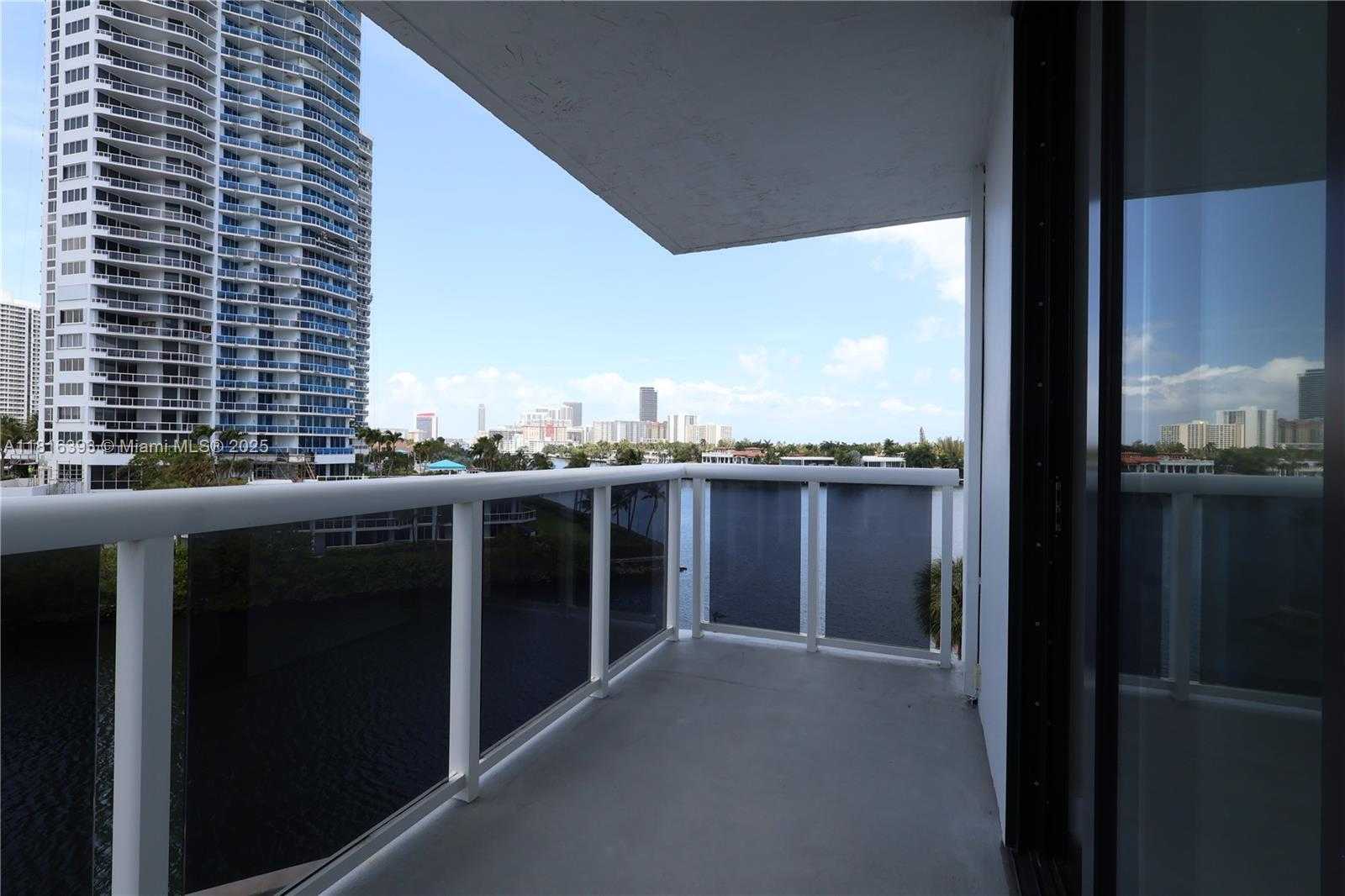 Small Image of 20515 EAST COUNTRY CLUB DR #543, Aventura Number 16