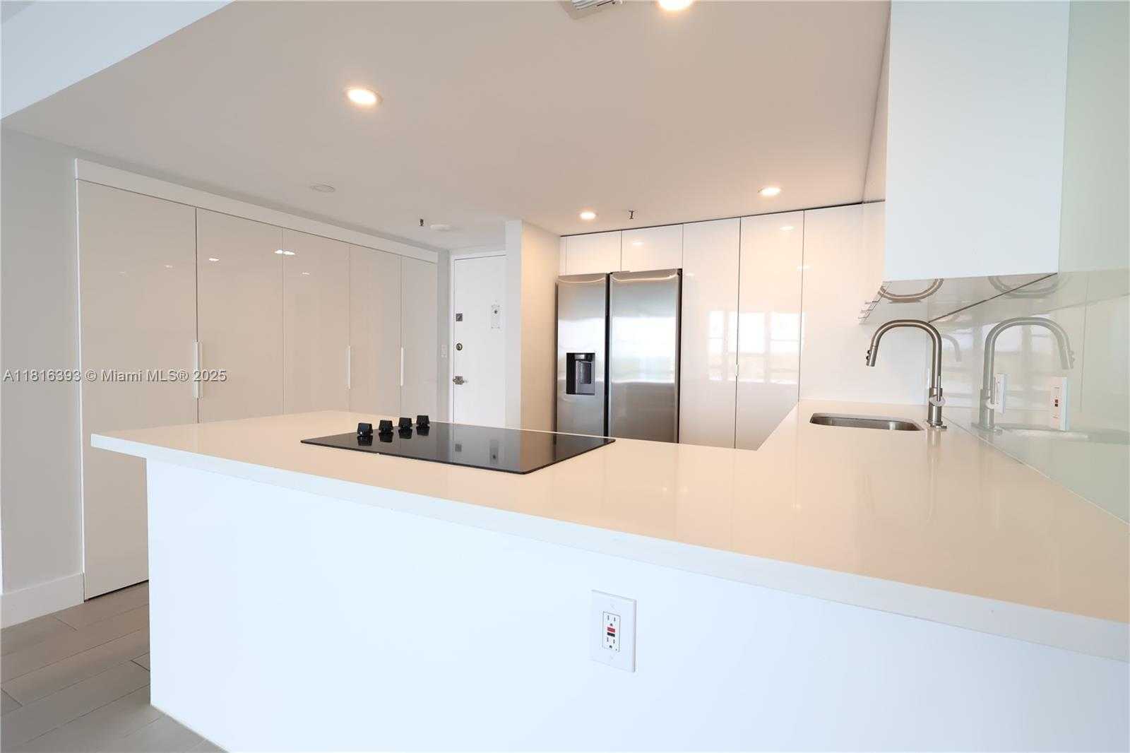 Small Image of 20515 EAST COUNTRY CLUB DR #543, Aventura Number 2