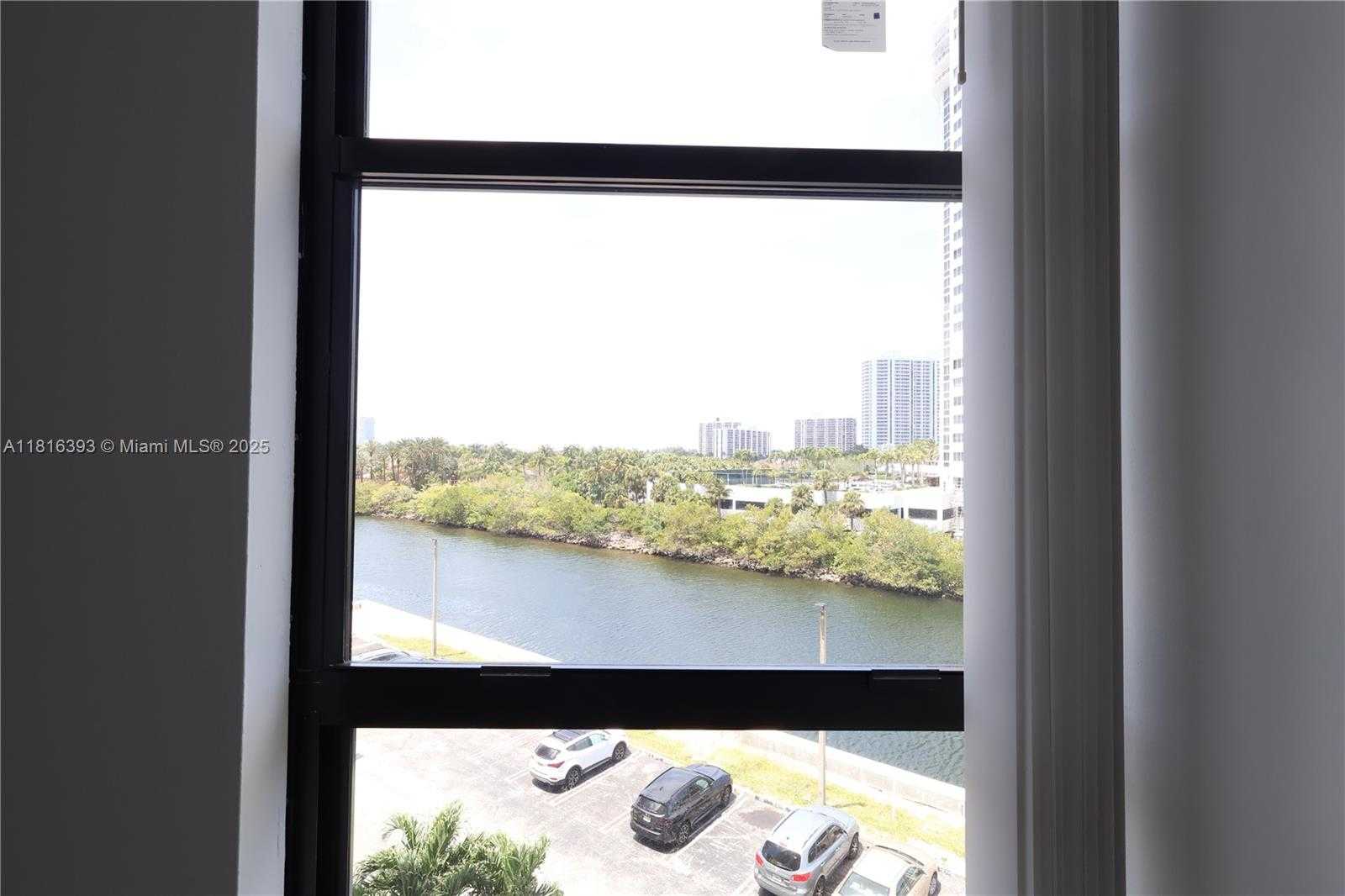 Small Image of 20515 EAST COUNTRY CLUB DR #543, Aventura Number 21