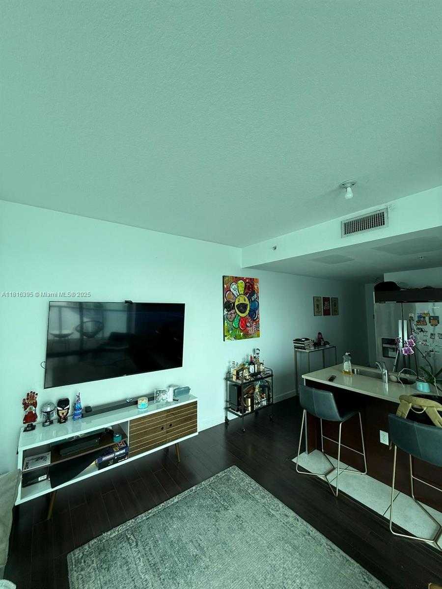 Small Image of 1900 NORTH BAYSHORE DR #3803, Miami Number 10