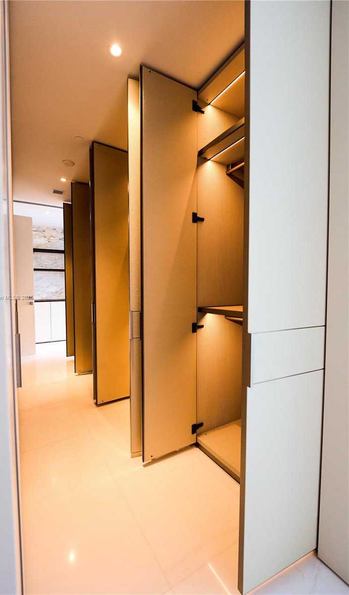 Small Image of 300 BISCAYNE BLVD WAY #5101, Miami Number 11