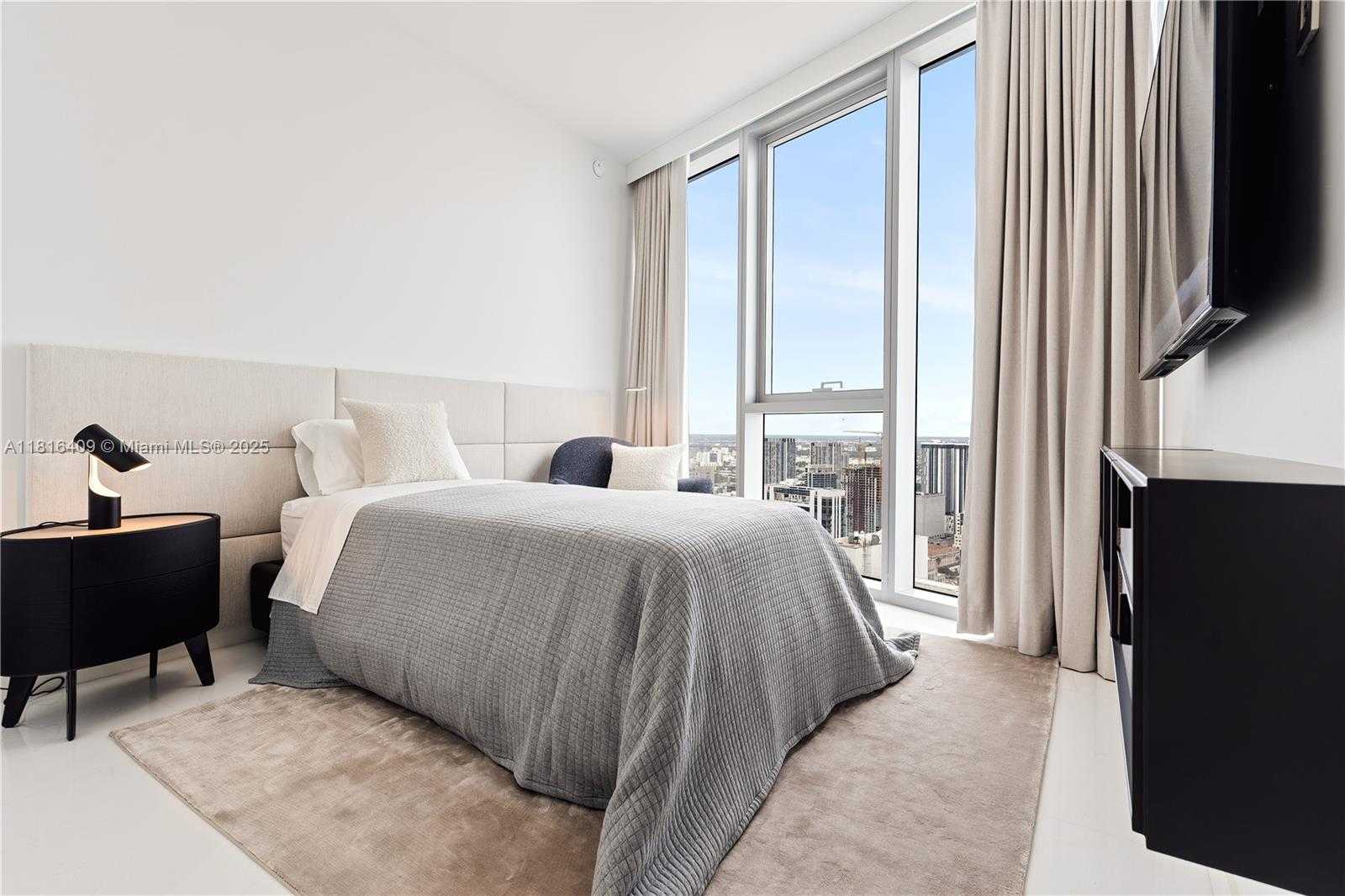 Small Image of 300 BISCAYNE BLVD WAY #5101, Miami Number 23
