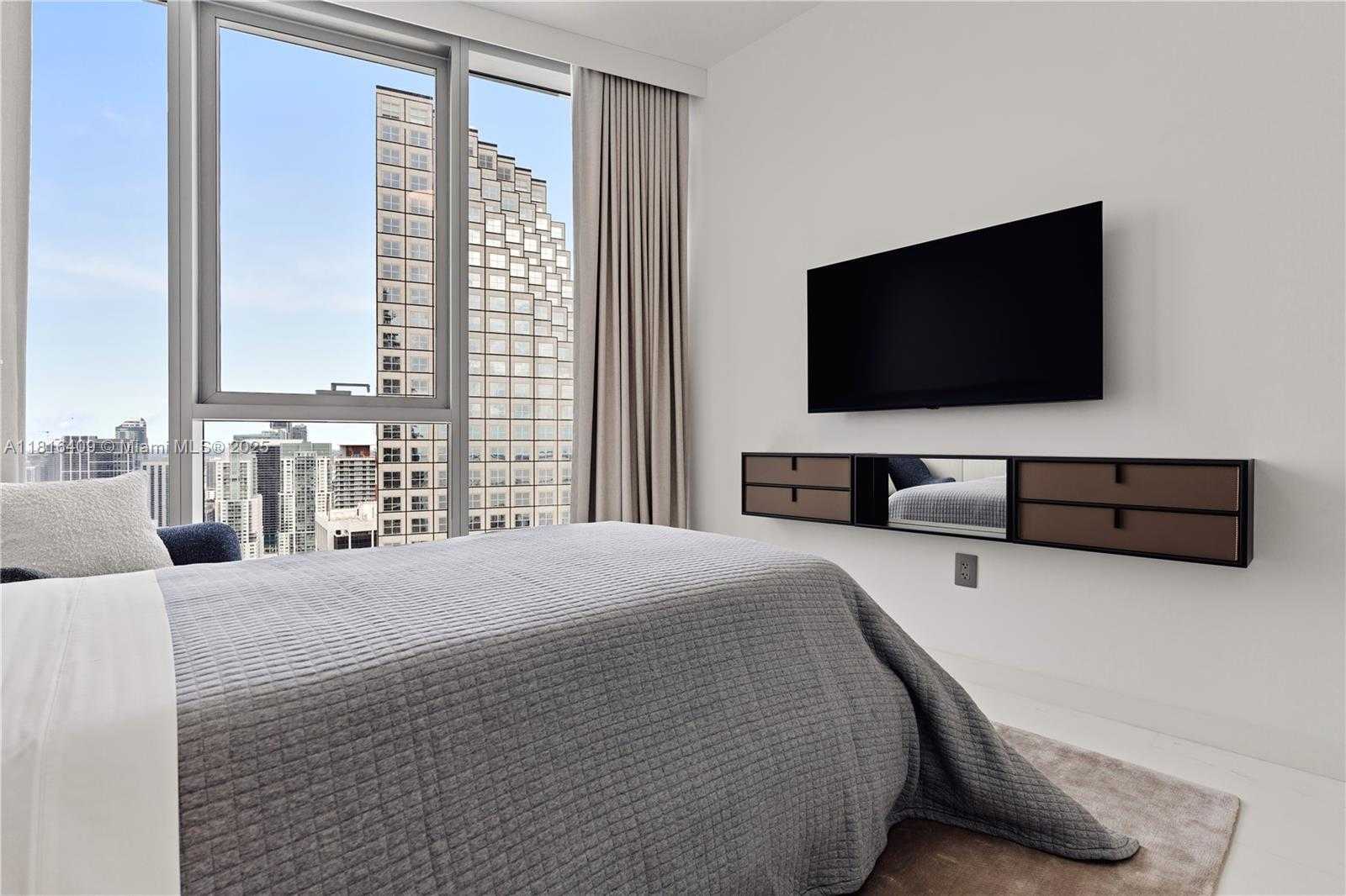 Small Image of 300 BISCAYNE BLVD WAY #5101, Miami Number 25
